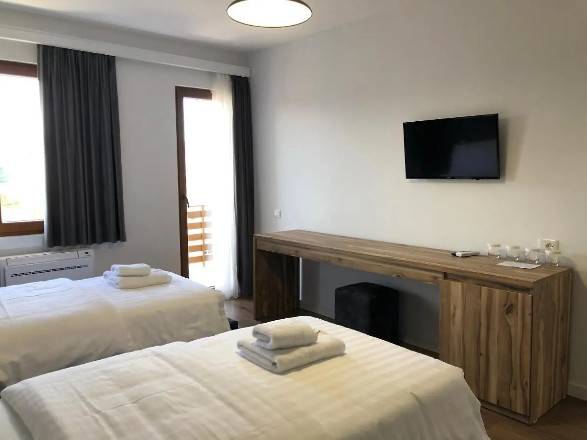 Grand Hotel Pogradec Tushemisht