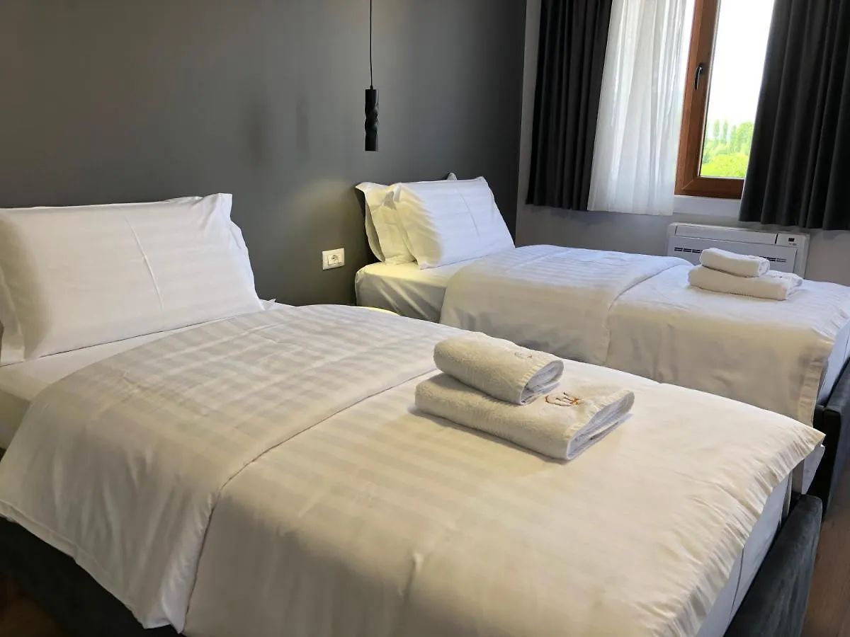 Grand Hotel Pogradec Tushemisht